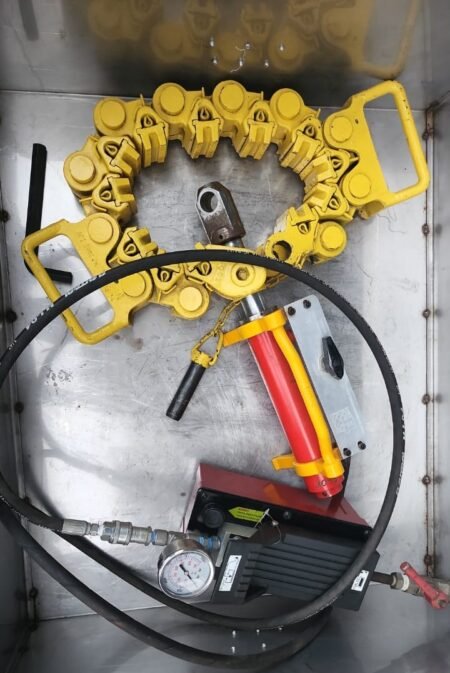 Nov | Safety Clamp